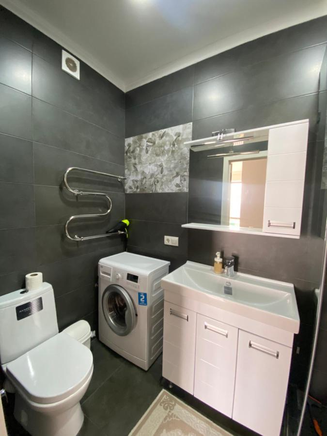 Квартира В Центре Алматы Ngoại thất bức ảnh